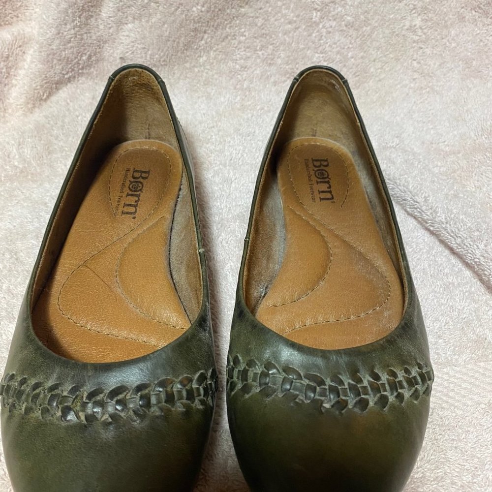 Born women's shoes flats-- never worn
